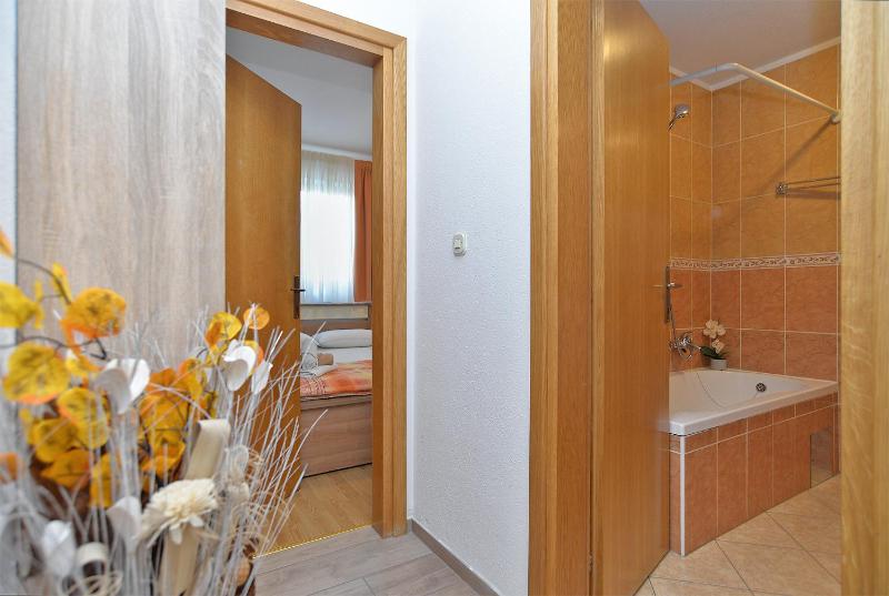Apartment 2207 - image 12