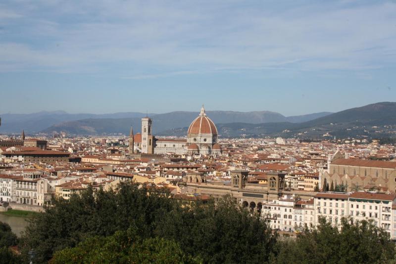 Castiglione Apartment near the center - image 8