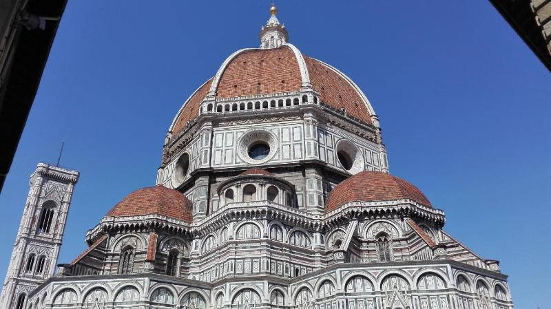 Castiglione Apartment near the center - image 7