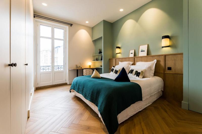 HYGGE KEYWEEK Apt 2 bedrooms with parking in Biarritz city center - image 21