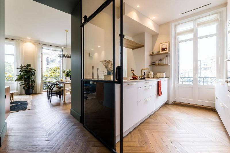 HYGGE KEYWEEK Apt 2 bedrooms with parking in Biarritz city center - image 10