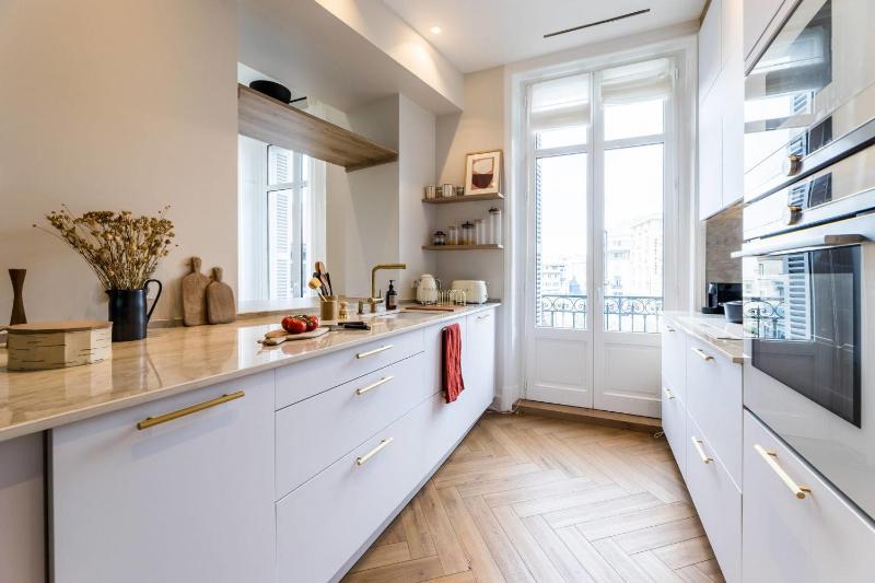 HYGGE KEYWEEK Apt 2 bedrooms with parking in Biarritz city center - image 6