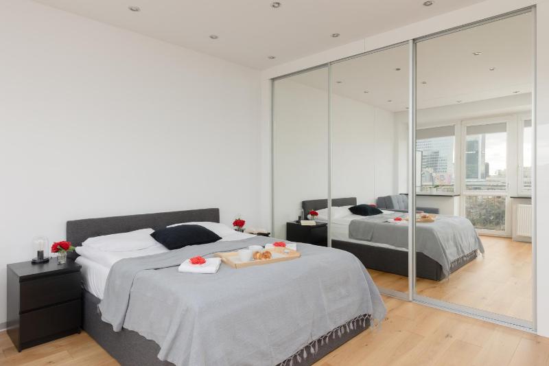 Standard Triple Studio image 1