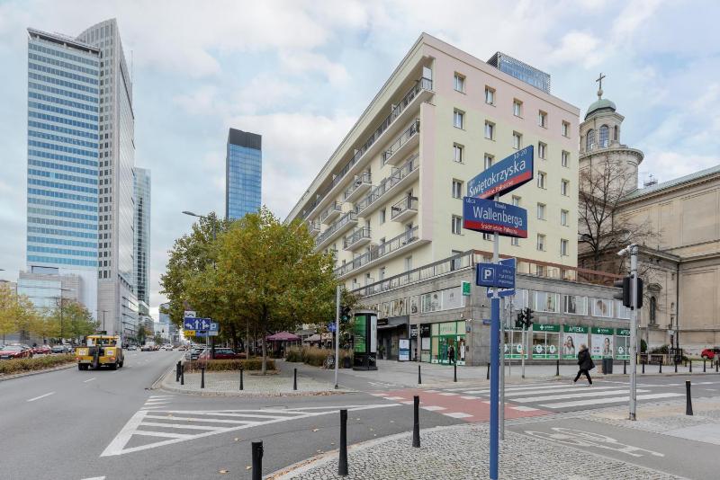 Standard Triple Studio image 2