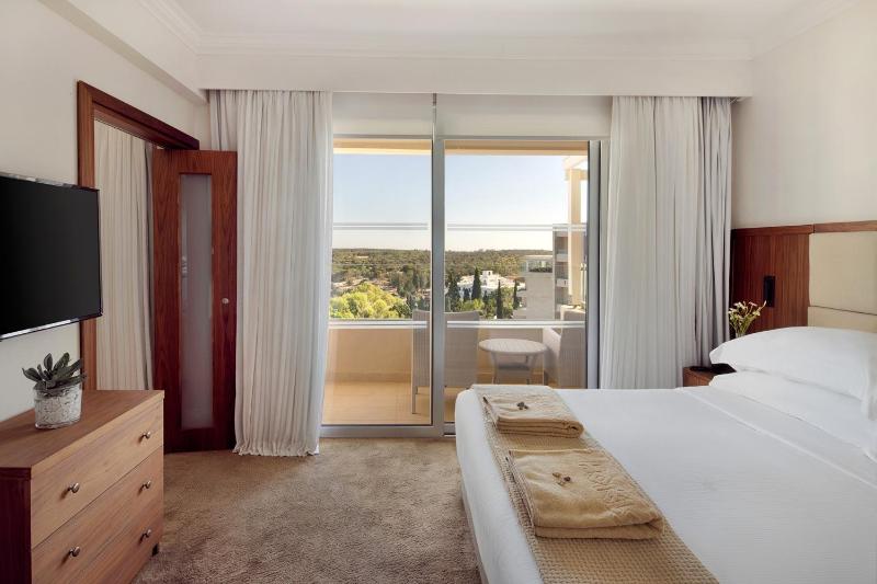 Standard Suite image 1