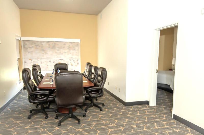 One-Bedroom King Suite