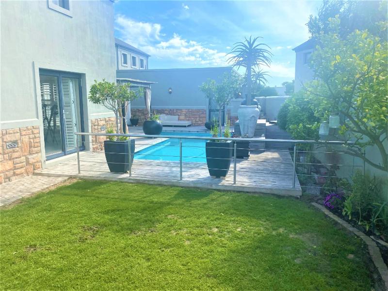 Superior Queen Room image 1