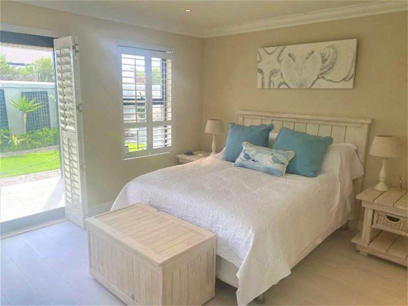 Superior Queen Room image 3