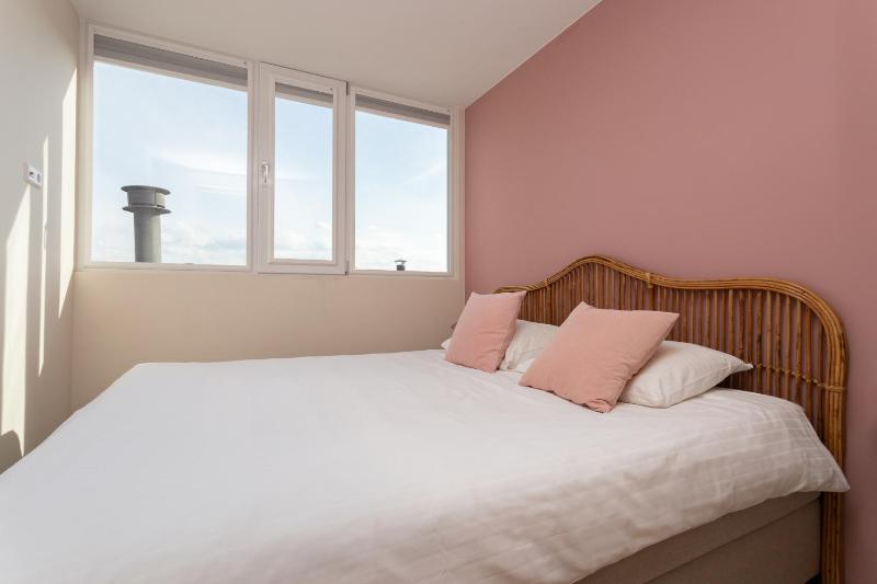 One-Bedroom Apartment image 3