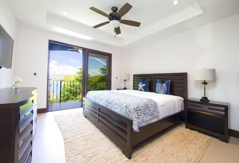 360 Splendor 202-Ocean View Condo-Breakfast Included! Images
