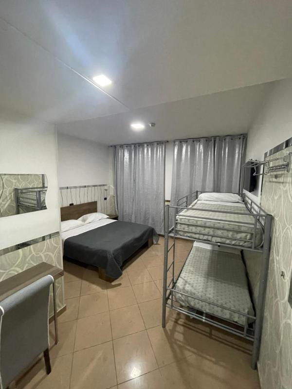 Quadruple Room image 1