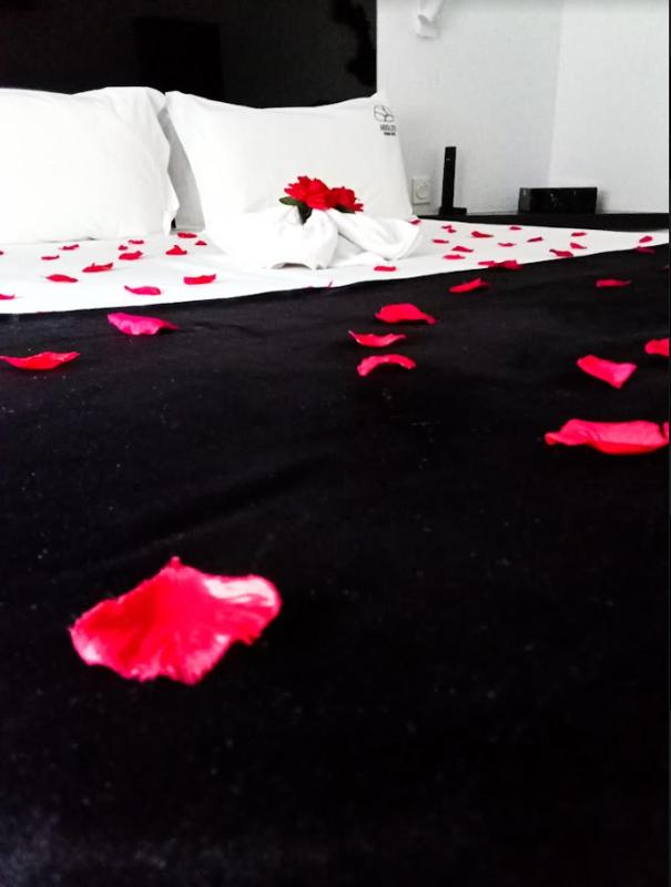  Double Room with Romantic Package image 2