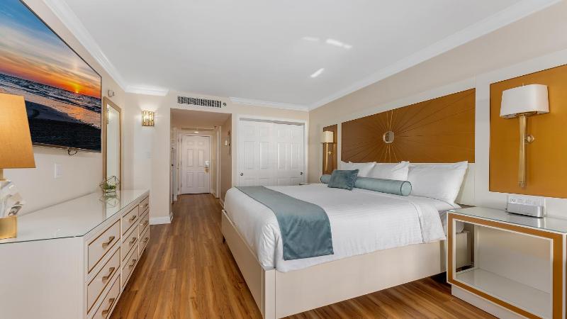 King Room with City View image 4