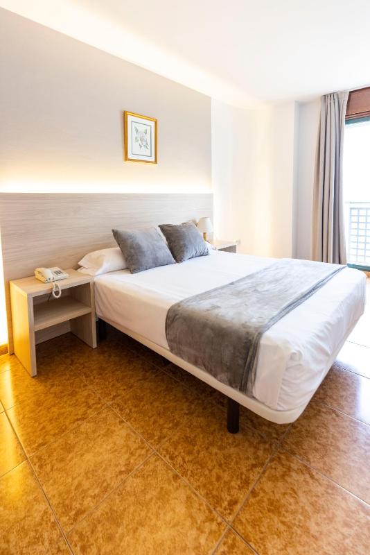 Double Room image 4
