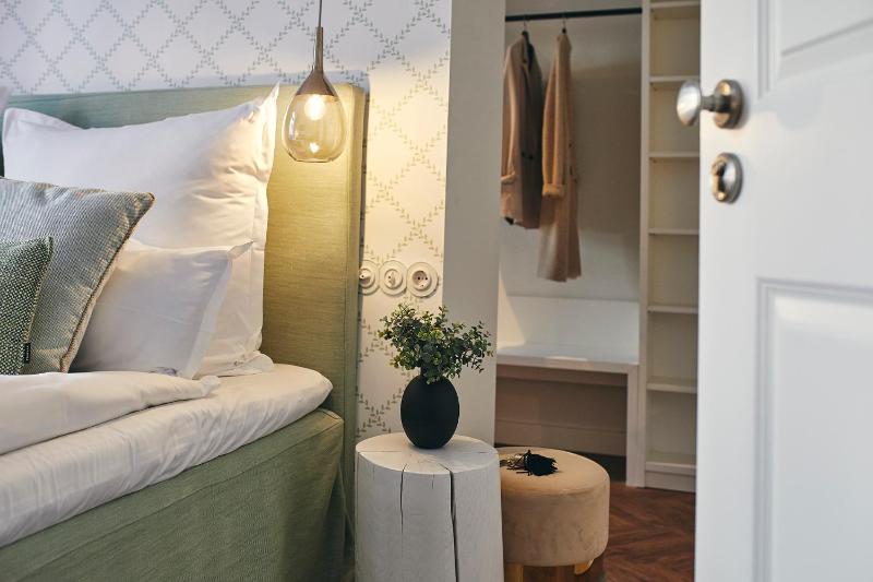 Premium Double Room image 3