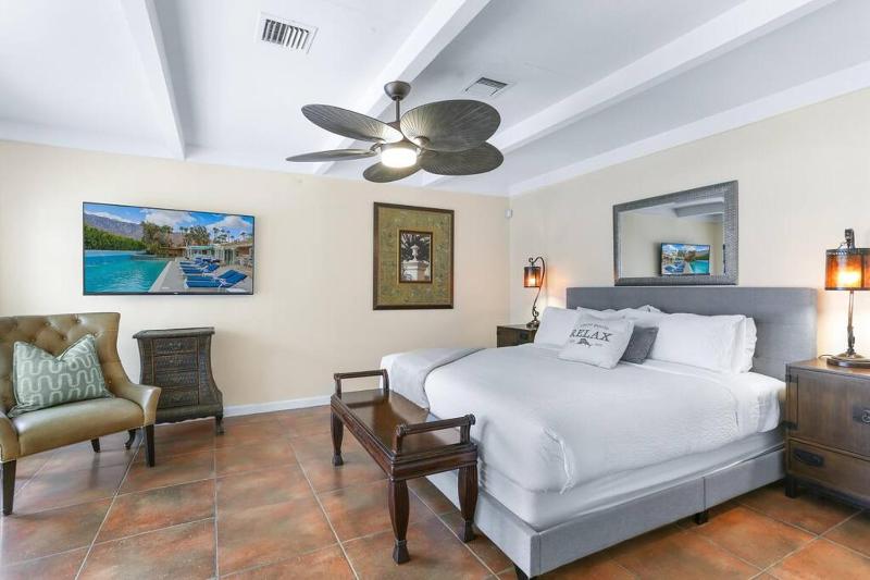 Near Downtown Palm Springs 7 BD 7 BTH 80FT Pool Pickleball - image 6