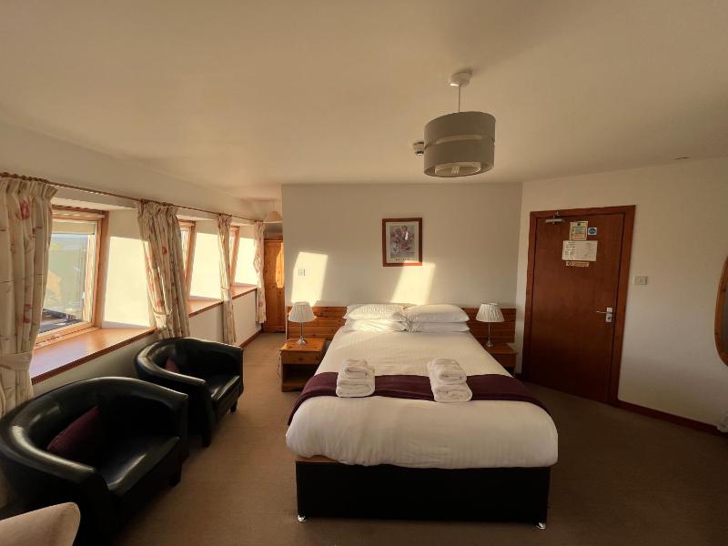 Deluxe Suite image 4