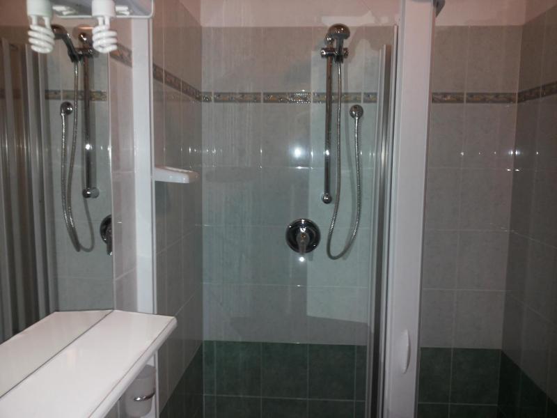 Quadruple Room image 2