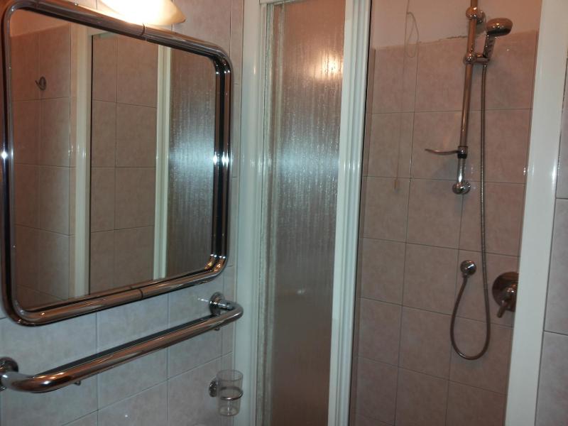 Double Room image 4