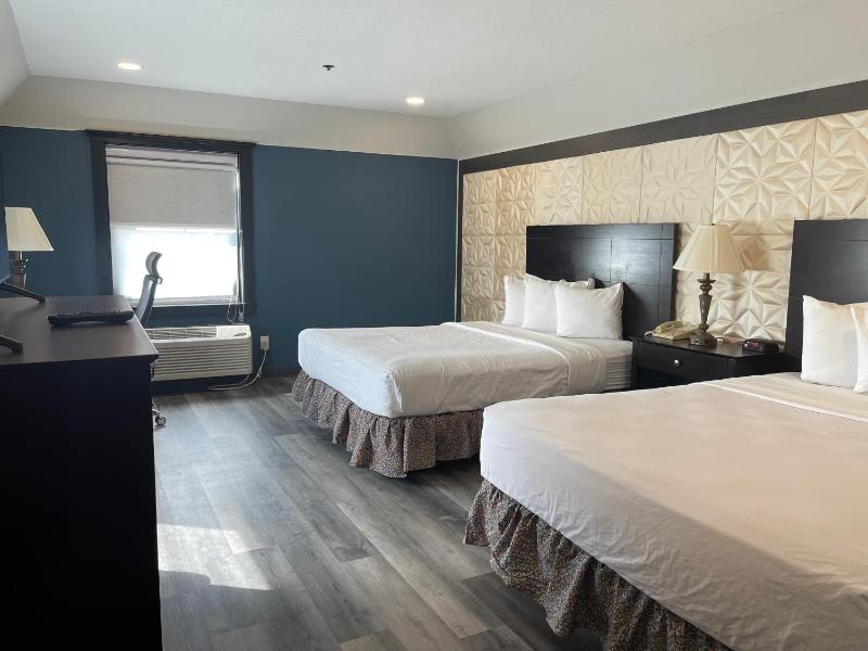 Queen Room with Two Queen Beds image 1