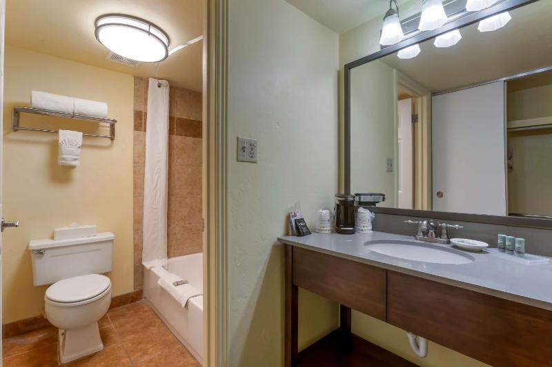 King Room image 3