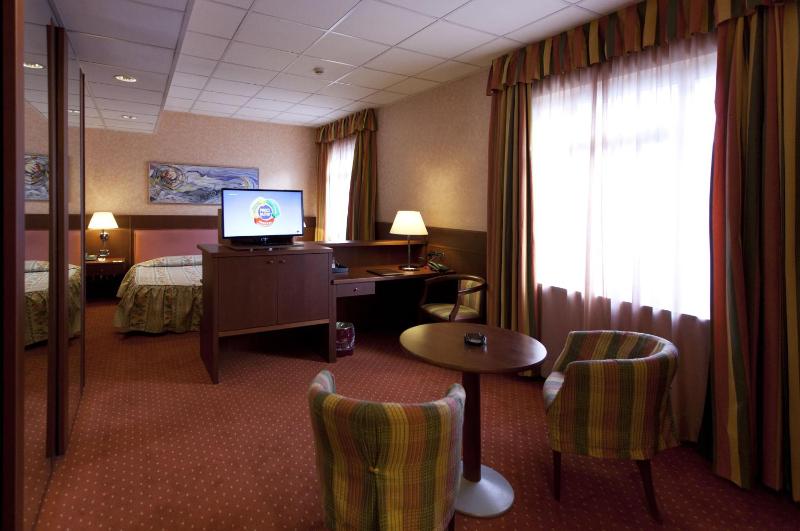 Triple Room image 3