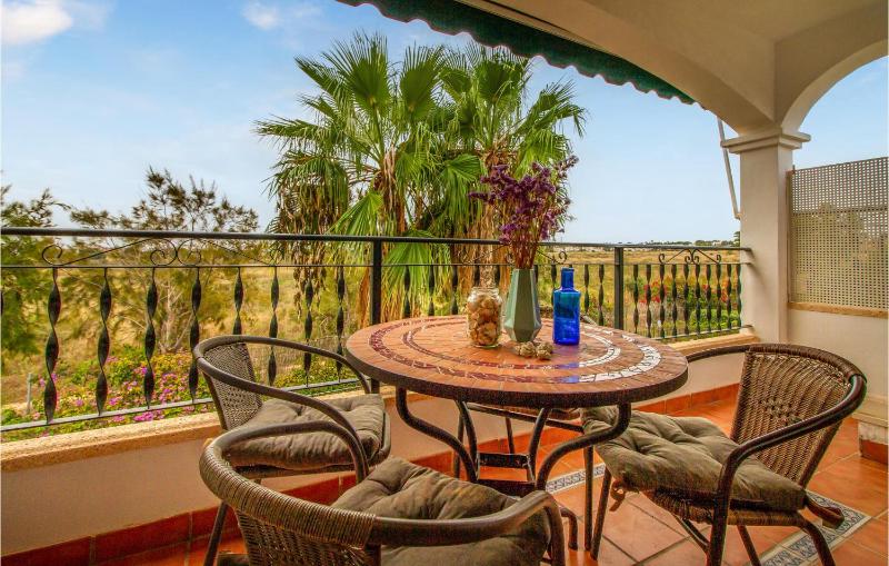 2 Bedroom Cozy Apartment In Orihuela - image 2