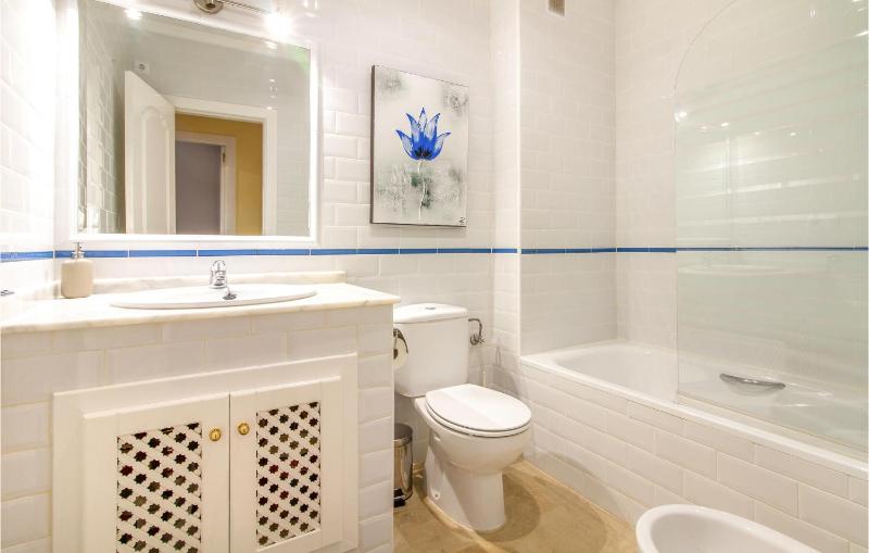 2 Bedroom Cozy Apartment In Orihuela - image 17