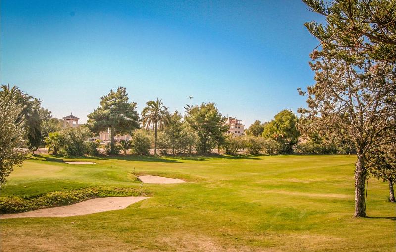 2 Bedroom Cozy Apartment In Orihuela - image 6
