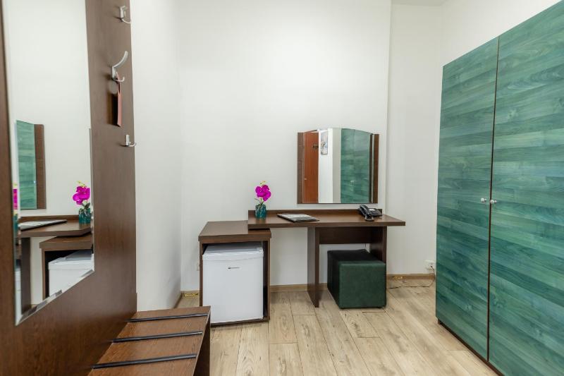 Double Room image 4