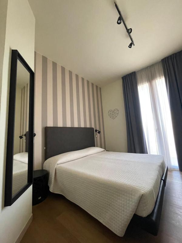 Double or Twin Room image 3