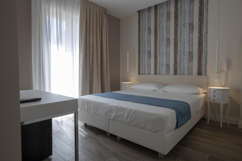 Superior Double Room image 4