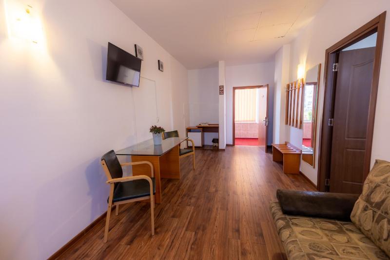 One-Bedroom Apartment image 1