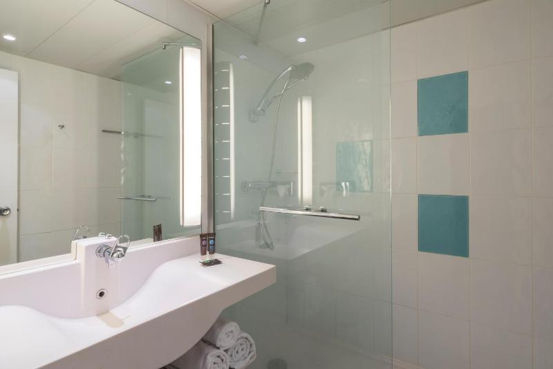 Executive Double Room with Sofa Bed image 2