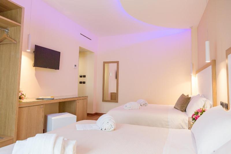 Superior Quadruple Room image 4
