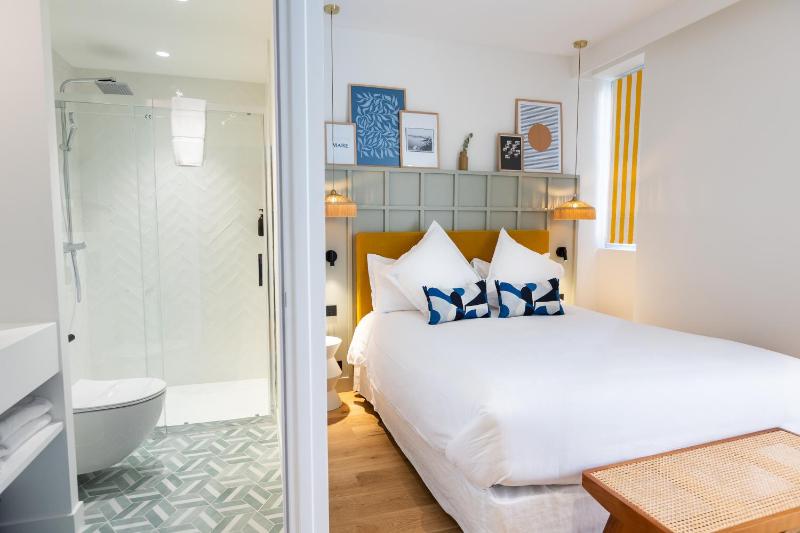 Deluxe Double Room image 1