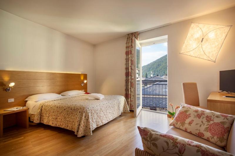 Superior Double or Twin Room image 2