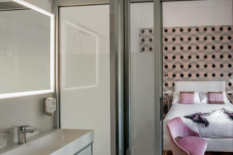 Superior Double Room image 2