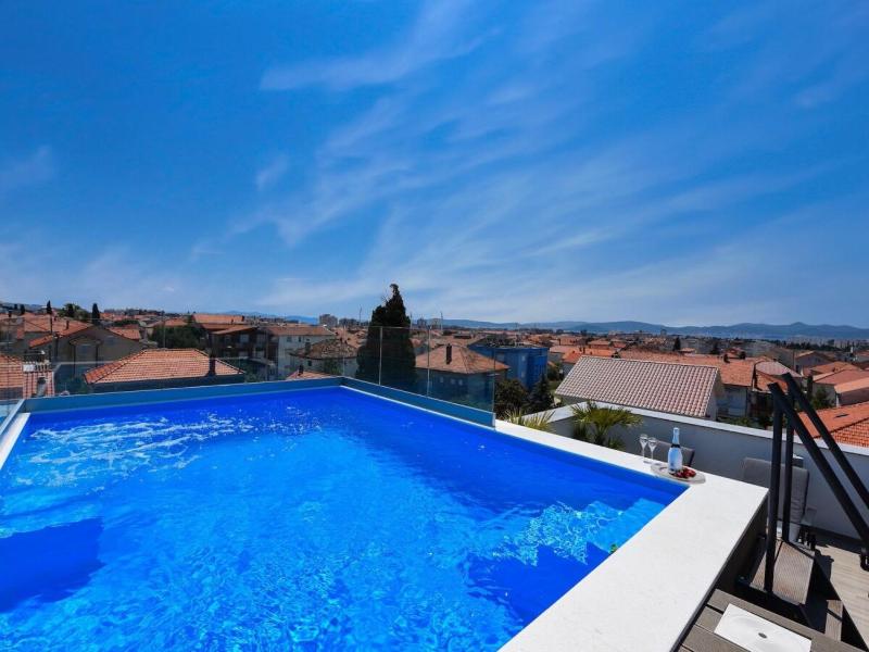 Rooftop heated pool Villa Jelena - image 1
