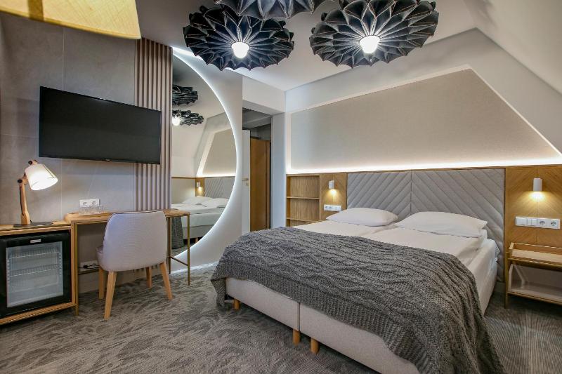 Deluxe Double Room image 1