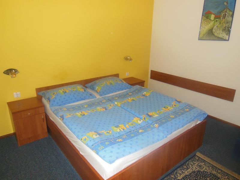 Economy Double or Twin Room image 4