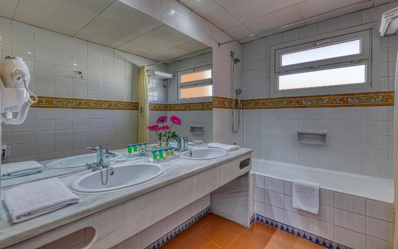 Single Room image 3