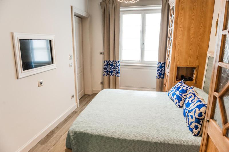 Standard Double Room image 4