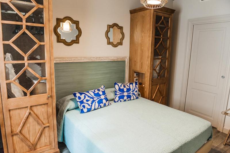 Standard Double Room image 2