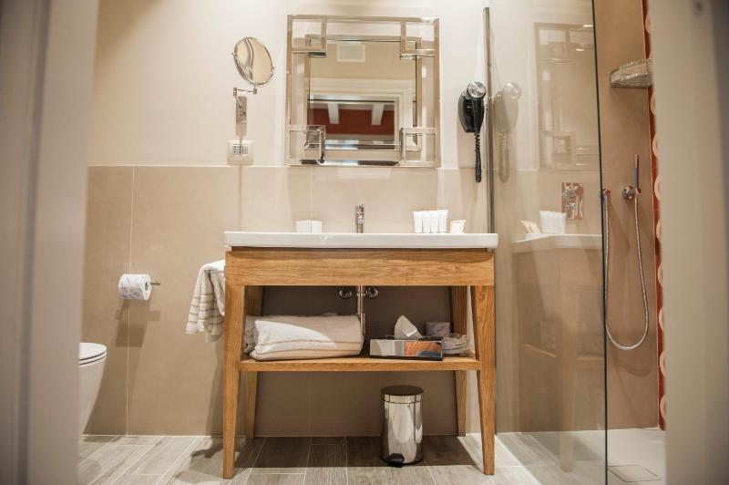 Double or Twin Room image 3