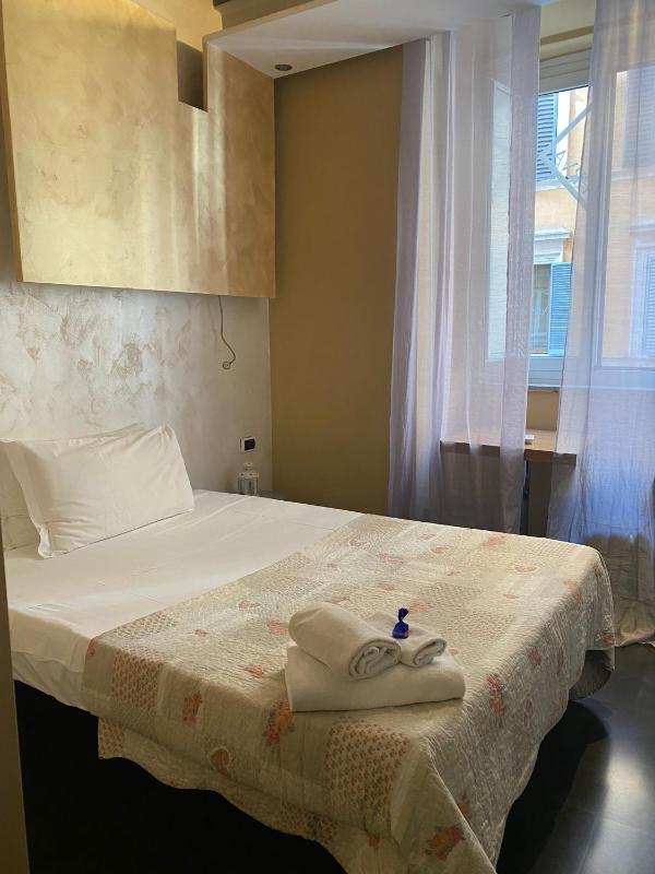 Small Single Room image 1