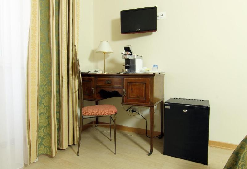 Single Room image 2