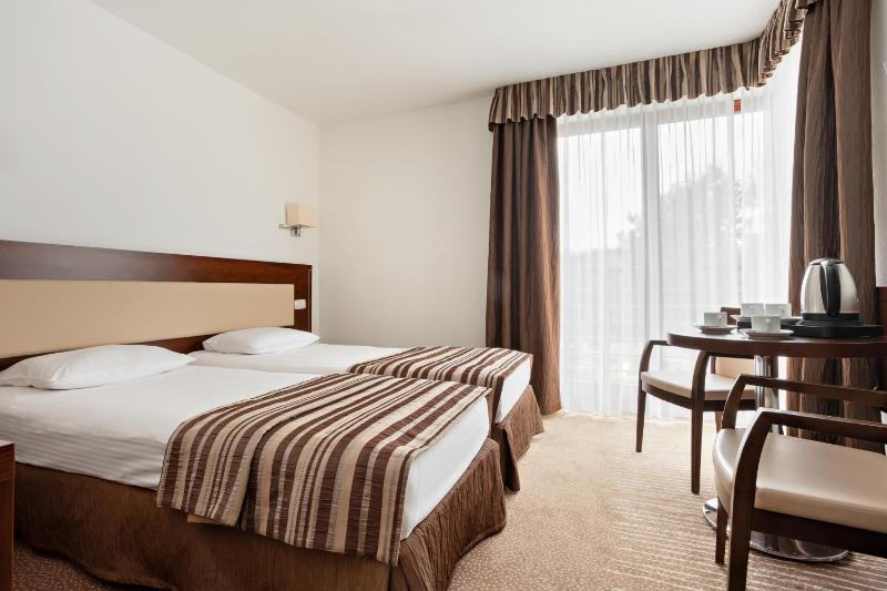 Standard Plus Family Room image 3