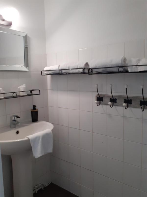 Double Room with Private Bathroom image 4