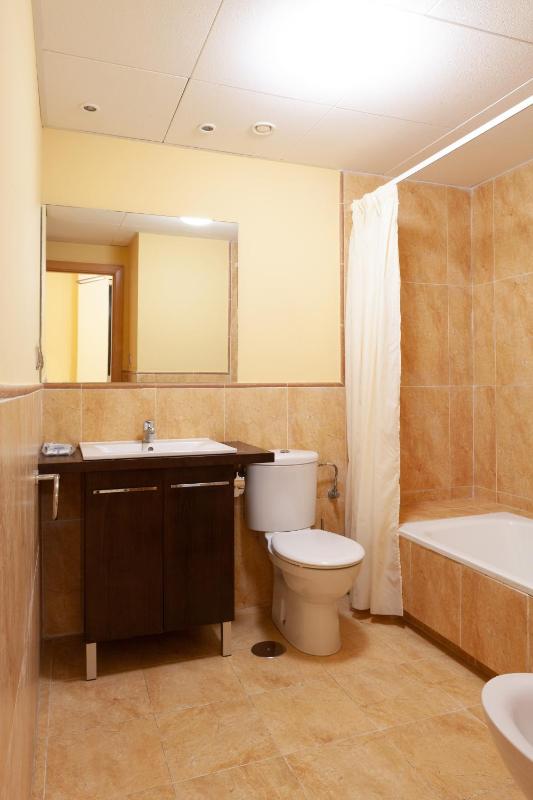 Two-Bedroom Apartment (2-4 Adults) image 4